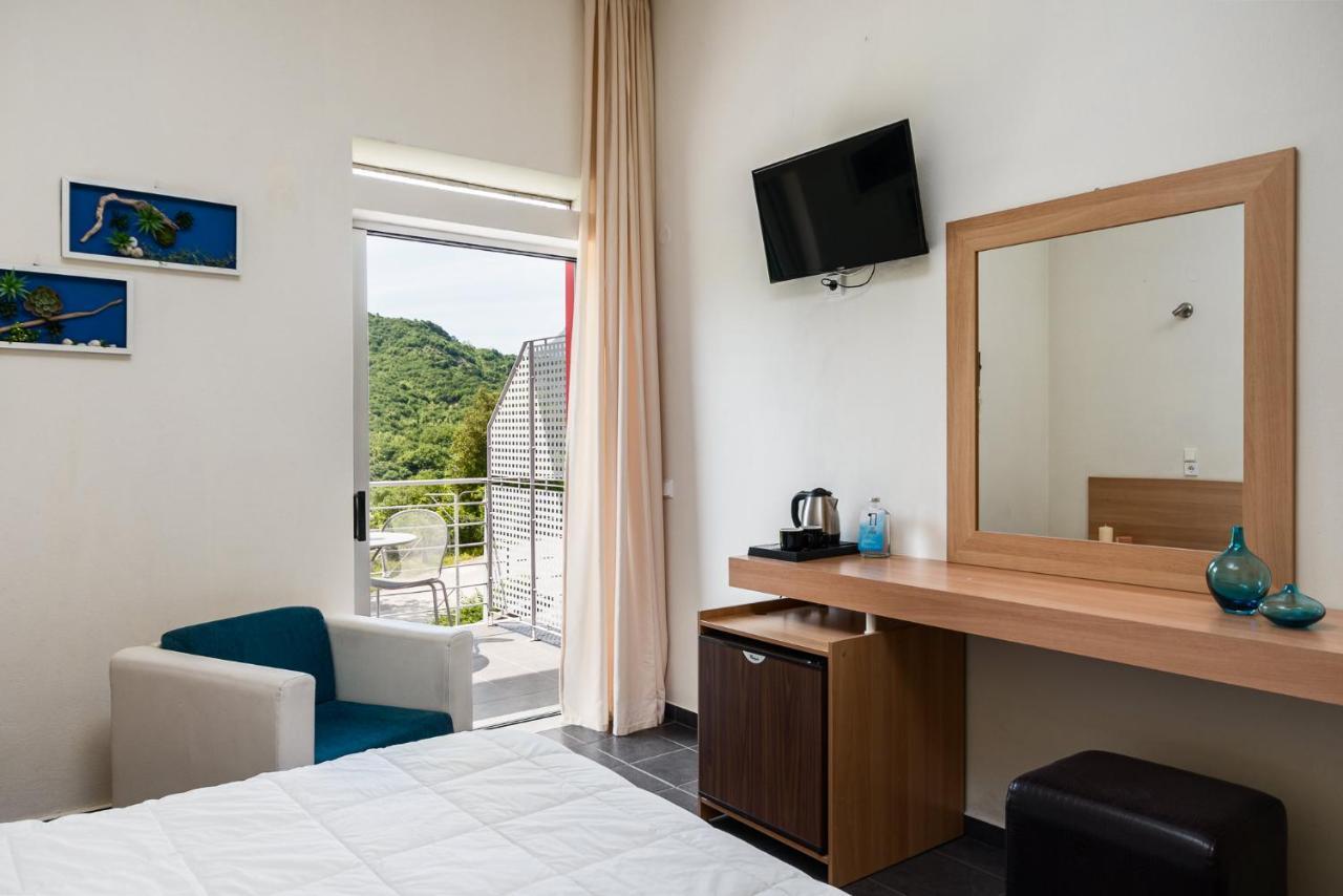 Gefiri Plakas Hotel, Tzoumerka المظهر الخارجي الصورة