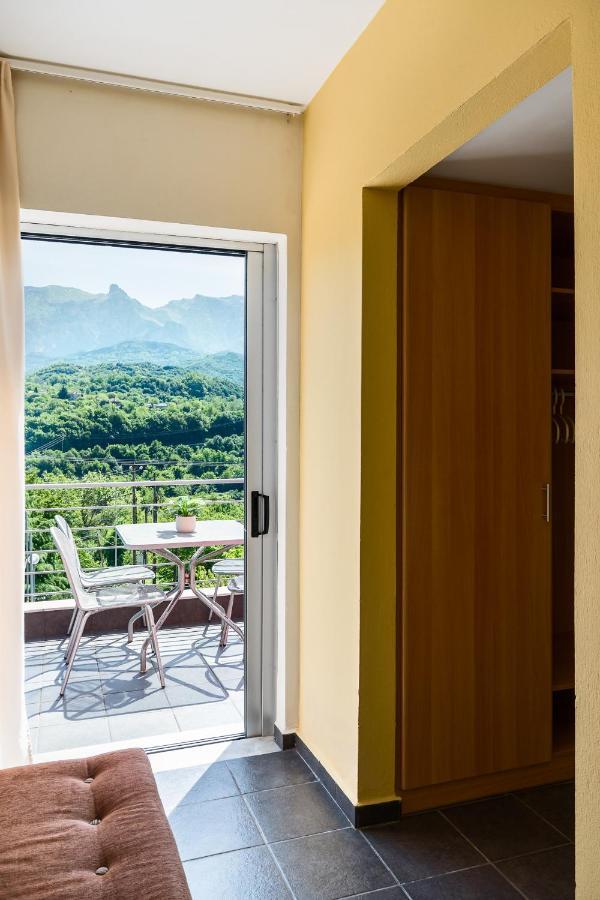 Gefiri Plakas Hotel, Tzoumerka المظهر الخارجي الصورة